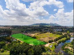 Magnificent vacant land on the banks of the Berg River in Val de Vie Estate