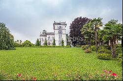 Art-Nouveau villa on the shores of Lesa