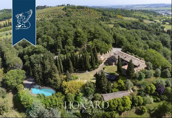 Luxury country house for sale near Siena