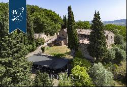 Luxury country house for sale near Siena