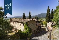 Luxury country house for sale near Siena