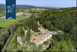 Luxury country house for sale near Siena