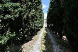 Aristocratic Villa for Sale on the Hills of Siena