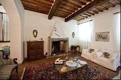 Aristocratic Villa for Sale on the Hills of Siena