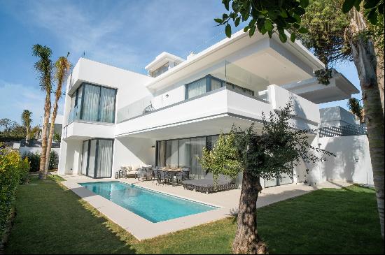 Golden Mile four bedroom villa with a lift next to Puerto Banus