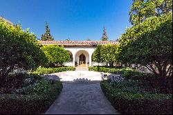 Spanish Manor in an exclusive neighborhood of Santiago with mountains view.