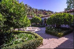 Spanish Manor in an exclusive neighborhood of Santiago with mountains view.