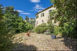 Charming farmhouse with a Xth century parish church in the Pistoia countryside