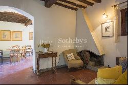 Charming farmhouse with a Xth century parish church in the Pistoia countryside