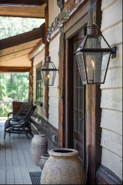 Hybrid-Fusion Red Cedar Log Chalet