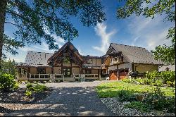 Hybrid-Fusion Red Cedar Log Chalet