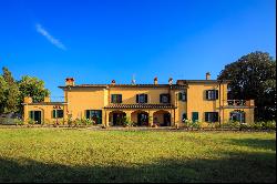 Luxury villa between Pisa and Florence