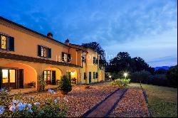 Luxury villa between Pisa and Florence