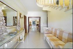 House, 5 bedrooms, for Sale