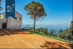 Elegant sea-facing luxury villa for sale in Trieste