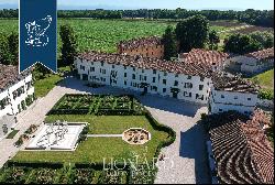 Prestigious estate with agritourism resort among Prosecco's hills