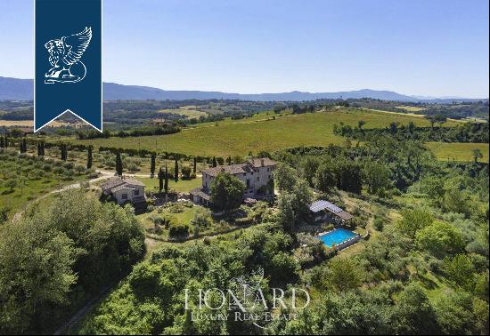 Stunning farmstead surrounded by Umbria's countryside for sale