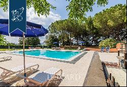 Luxury property with well-equipped swimming pool for sale in Rosignano Marittimo