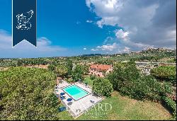 Luxury property with well-equipped swimming pool for sale in Rosignano Marittimo