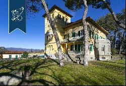 Prestigious villa with pool for sale near Arezzo