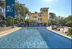 Prestigious villa with pool for sale near Arezzo