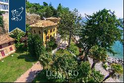 Lake Garda-front luxury Villa 