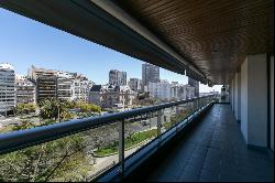 Departamento sobre Carlos Pellegrini con Gran Vista.