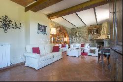 House in the Tuscan Hills for Sale