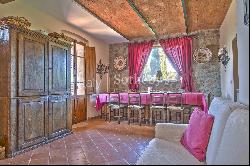 House in the Tuscan Hills for Sale