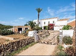 Magnificent set of houses for restoration, Menorca