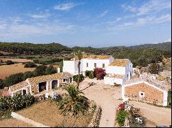 Magnificent set of houses for restoration, Menorca