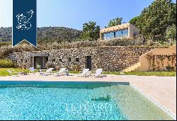 New designer estate with a wonderful enchanting pool with sea view by the Ligurian Riviera