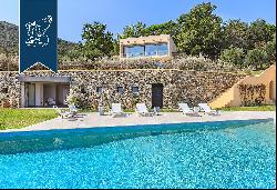 New designer estate with a wonderful enchanting pool with sea view by the Ligurian Riviera