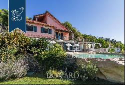 Charming dream home for sale in a high position above Liguria's Western Riviera