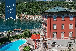 Prestigious hotel for sale directly overlooking the lake in the province of Brescia