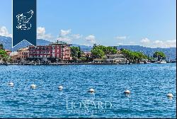 Prestigious hotel for sale directly overlooking the lake in the province of Brescia