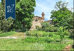 Ancient 12th-century hamlet for sale in the province of Forlì-Cesena