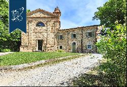 Ancient 12th-century hamlet for sale in the province of Forlì-Cesena