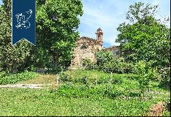 Ancient 12th-century hamlet for sale in the province of Forlì-Cesena