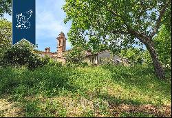 Ancient 12th-century hamlet for sale in the province of Forlì-Cesena