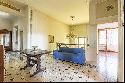 Ref. 6630 Historic villa with farmhouses and pool in Florence