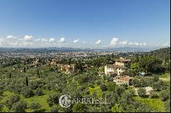 Ref. 6630 Historic villa with farmhouses and pool in Florence