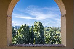 Charming Medicean Villa on the Tuscan hills