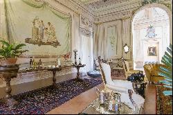 Charming Medicean Villa on the Tuscan hills