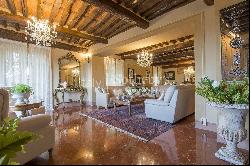 Romantic luxury Villa on the hills of Lucca