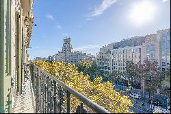 Flat with spectacular views on Paseo de Gracia