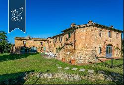 Stunning farmstead with pool for sale near Siena