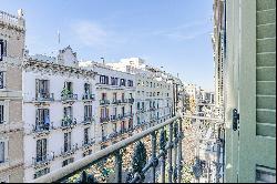 Flat with luxury finishes in the heart of Paseo de Gracia