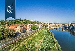 Luxury apartment with private garden for sale in Florence