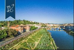 Luxury apartment with private garden for sale in Florence